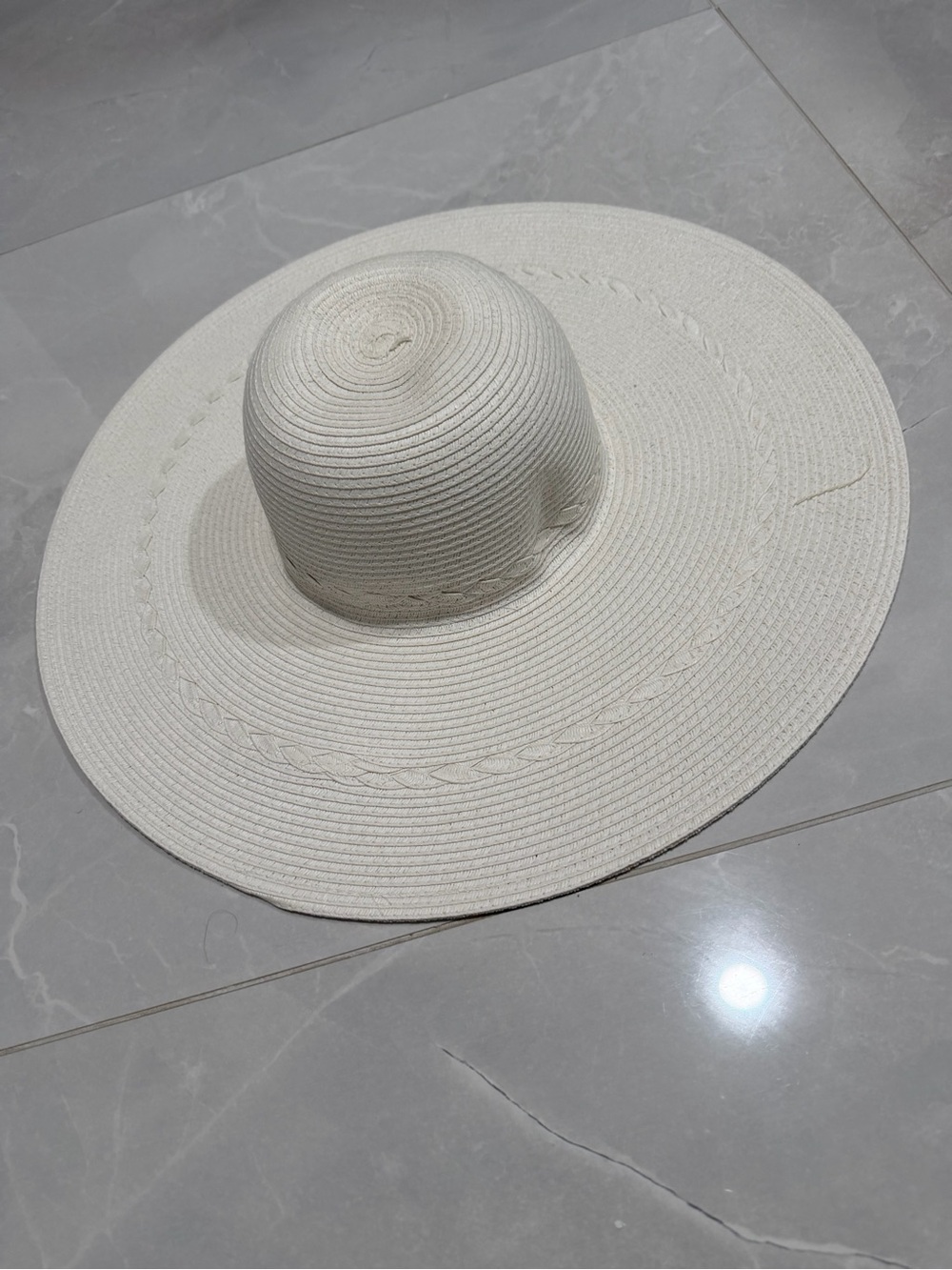 Forever 21 White Wide Brim Straw Hat